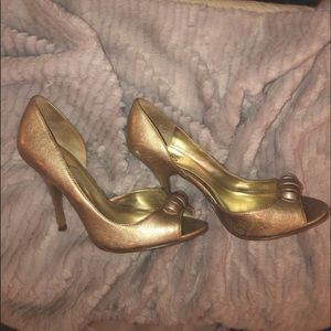 Gold 3” Heels by Carlos Santana